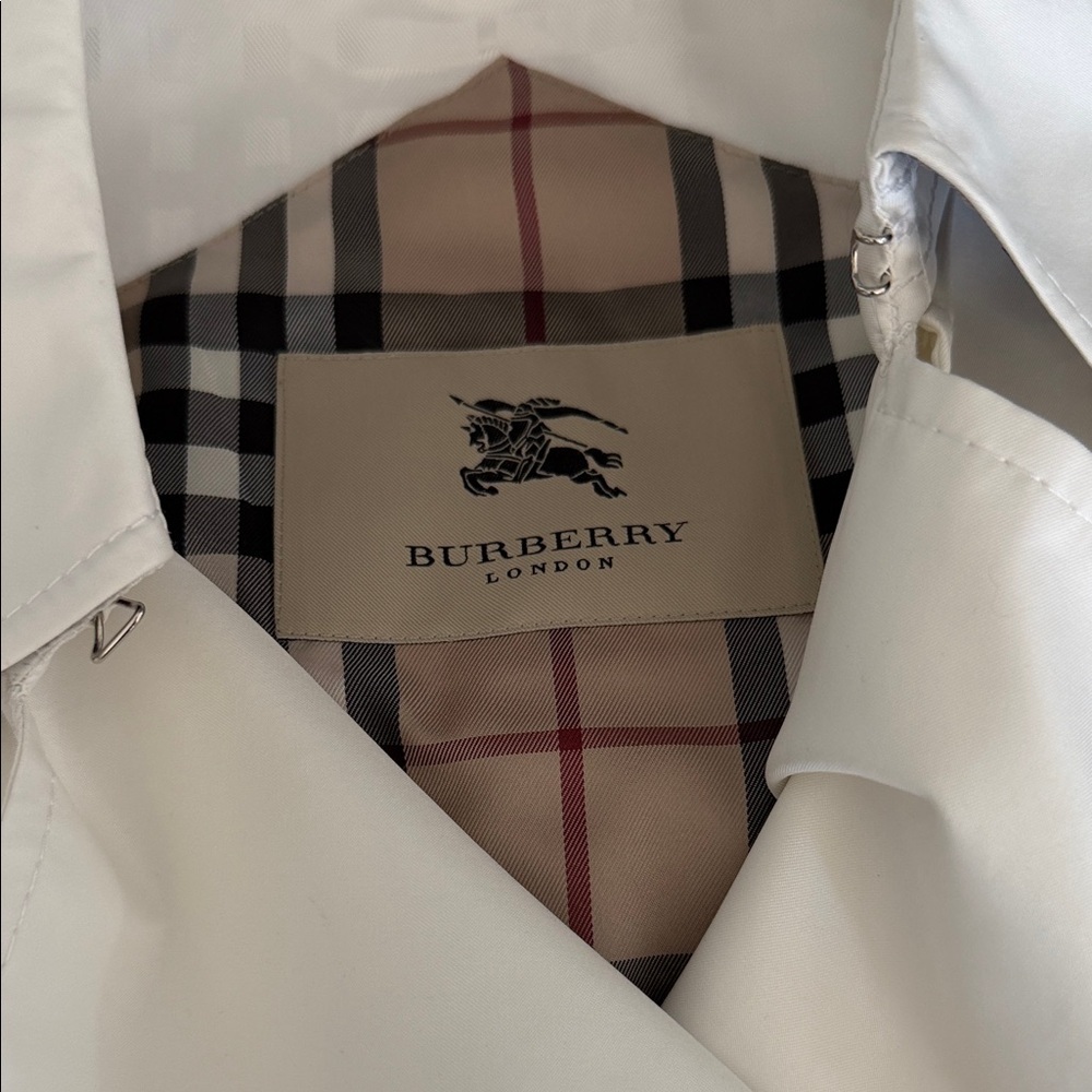 Women's Classic White Trench Coat - Picture 7 of 8